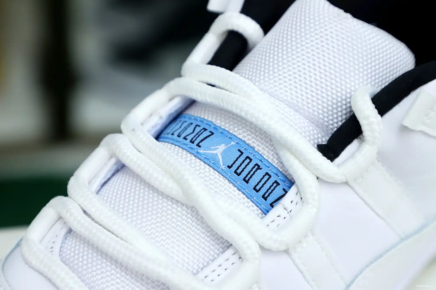JORDAN Kimikick LOW BLUE AIR LEGEND RETRO 11 0428